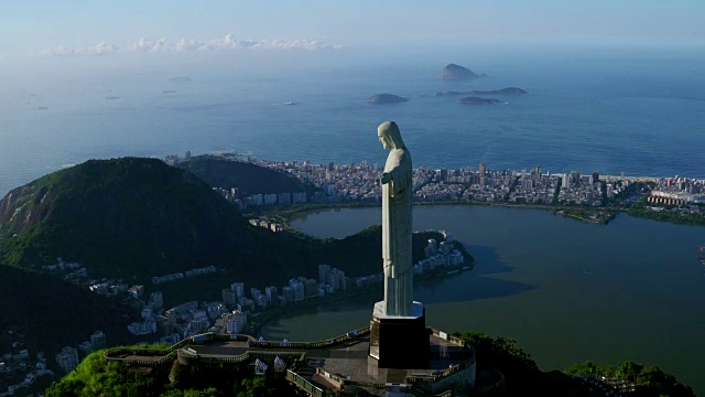 鸟瞰图的科尔科瓦多和瓜纳巴拉湾在里约热内卢de Janeiro，巴西视频素材