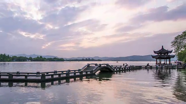 T/L WS西湖时间流逝的雷峰塔-杭州夜景视频素材