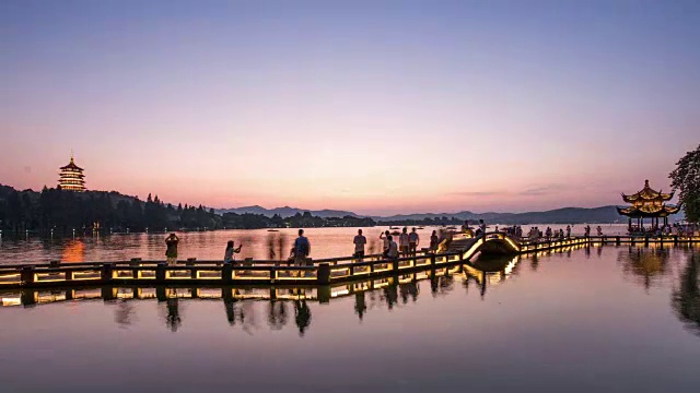 T/L WS西湖时间流逝的雷峰塔-杭州夜景视频素材