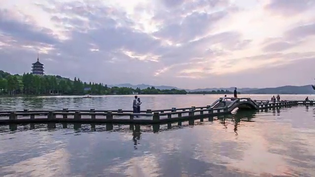 T/L WS西湖时间流逝的雷峰塔-杭州夜景视频素材