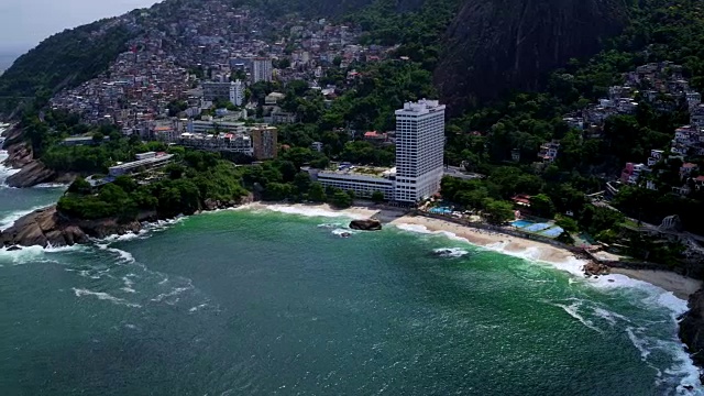 鸟瞰图Vidigal海滩在里约热内卢de janeiro，巴西视频素材