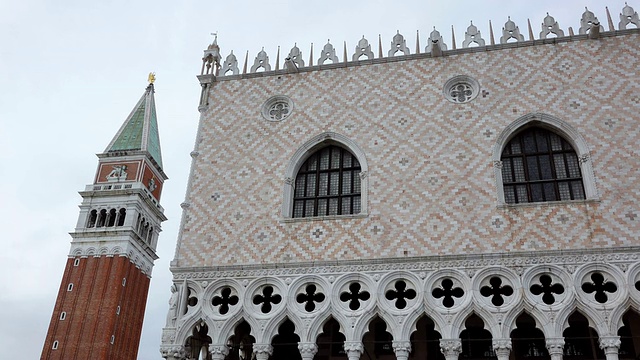 MS LA拍摄于Palazzo Ducale和Campanile，圣马可广场/威尼斯，威尼托，意大利视频素材