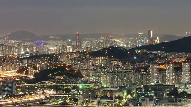 南山塔周围的首尔夜景视频素材