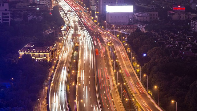 时光流逝——上海公路夜景(放大)视频素材