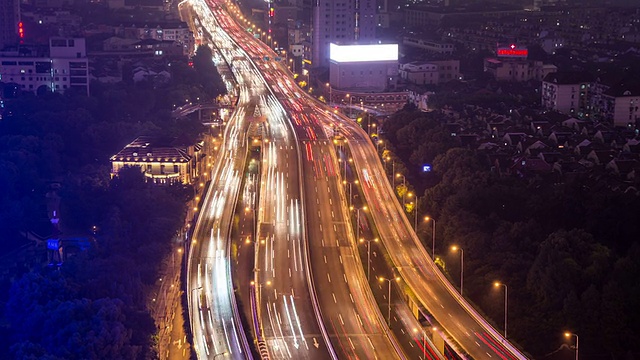 时光流逝——上海公路夜景(放大)视频素材