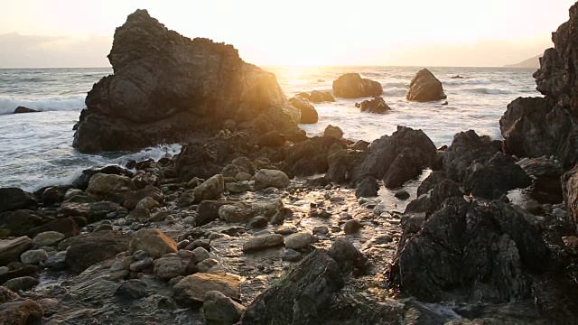 从大苏尔在太平洋海岸高速公路上的风景。视频素材