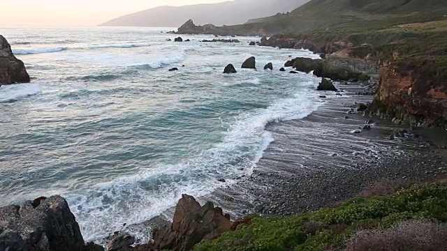 从大苏尔在太平洋海岸高速公路上的风景。视频素材