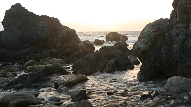 从大苏尔在太平洋海岸高速公路上的风景。视频素材