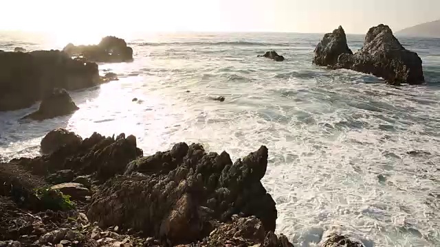 从大苏尔在太平洋海岸高速公路上的风景。视频素材