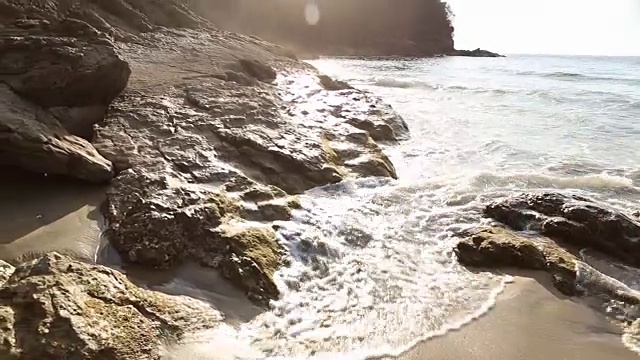 多岩石的海岸线,墨西哥海滩视频素材