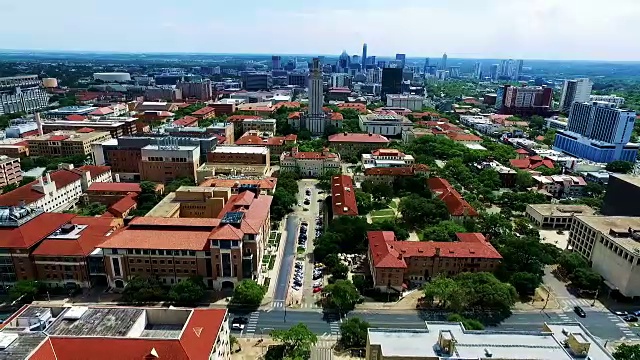 德克萨斯大学校园UT钟楼上空，德克萨斯天际线视频素材