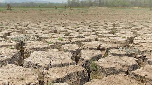 破解土地。视频素材