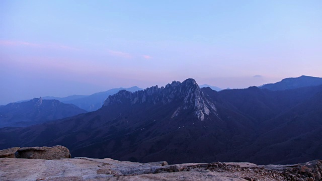 雪山的蔚山岩视频素材