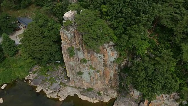 塞纳姆岩(丹阳八大景区之一)鸟瞰图视频素材