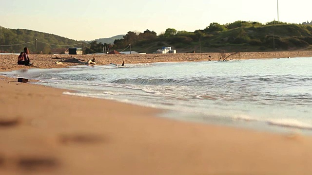 沙滩上的海浪视频下载