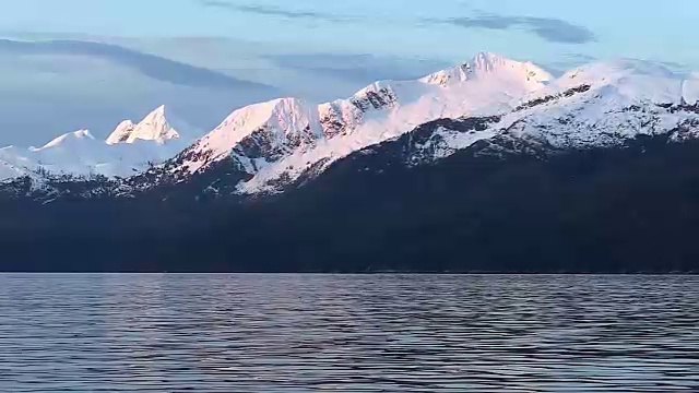 雪峰，阿拉斯加内通道视频素材