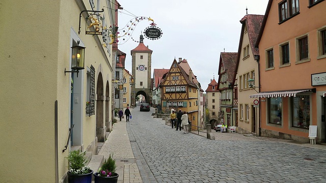 Rothenburg ob der Tauber，小广场(planlein)和Sibers (Siebersturm)塔视频素材