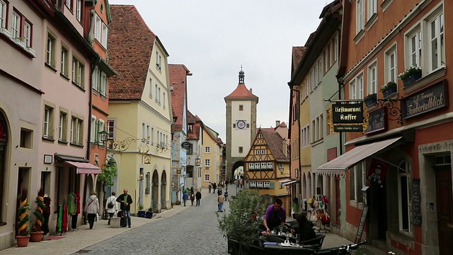 Rothenburg ob der Tauber，小广场(planlein)和Sibers (Siebersturm)塔视频素材