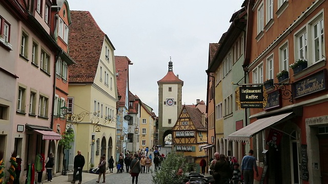 Rothenburg ob der Tauber，小广场(planlein)和Sibers (Siebersturm)塔视频素材