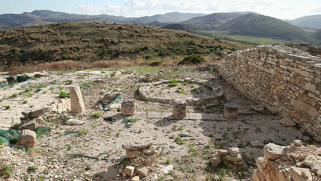 Segesta，是市政委员会集会大厅的遗迹，建于公元前2世纪视频素材