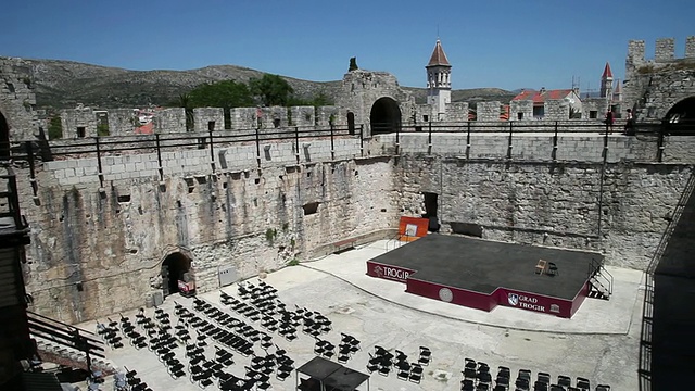 Trogir, Kamerlengo城堡，由Marin Radoj于15世纪建造，内部景观视频素材