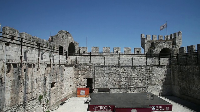 Trogir, Kamerlengo城堡，由Marin Radoj于15世纪建造，内部景观视频素材