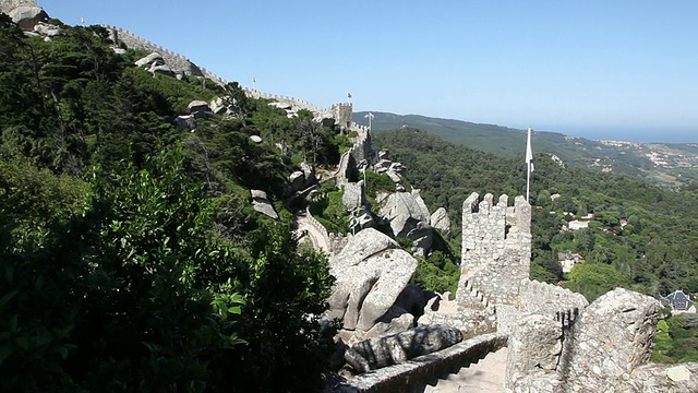 辛特拉，摩尔人的城堡(Castelo dos Mouros)，内墙的景色，辛特拉视频素材