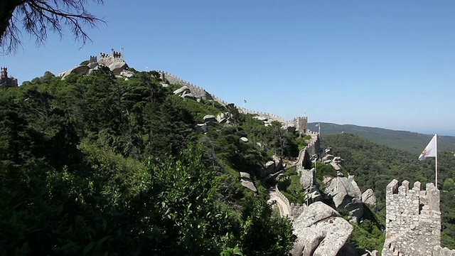 辛特拉，摩尔人的城堡(Castelo dos Mouros)，内墙的景色，辛特拉视频素材