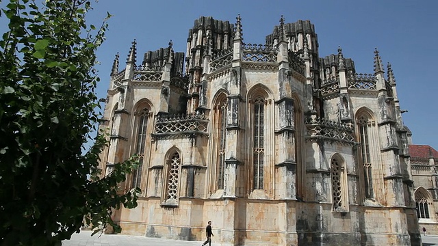 Batalha修道院(Santa Maria da Vitoria de Batalha修道院)，未完工教堂的外部景观，Batalha视频素材