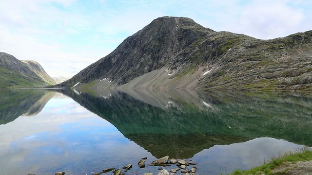 Djupvatnet湖，湖的景色视频素材