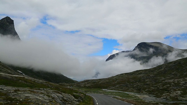 在Geiranger到Langvatnet湖之间的63号风景优美的道路上观看视频素材