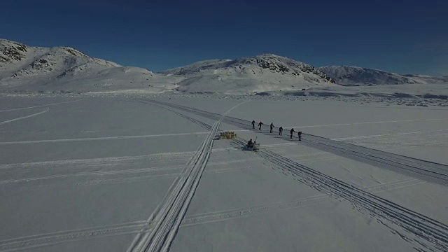 无人机拍摄的狗拉雪橇视频下载