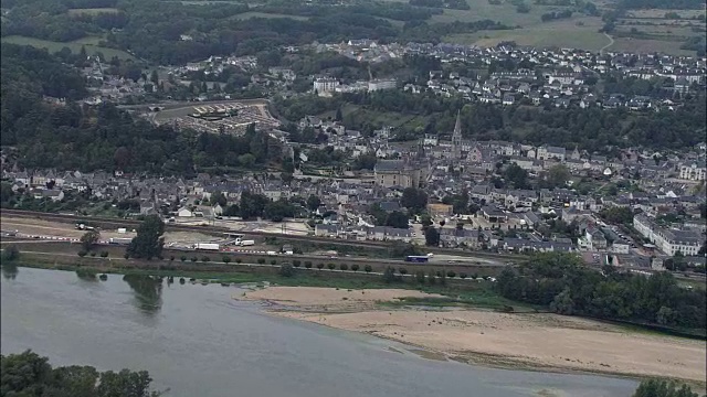 Langeais -鸟瞰图-法国奇农区Indre和Loire中心视频素材