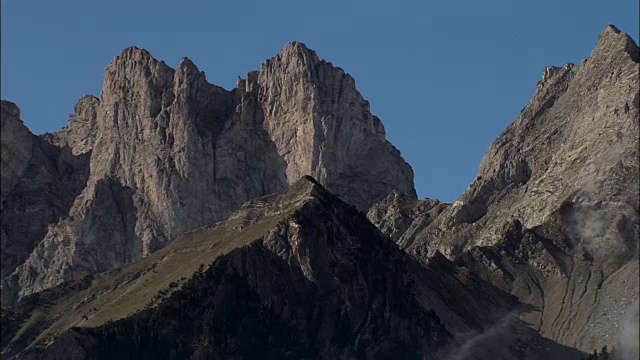 法国的《登山景视频素材