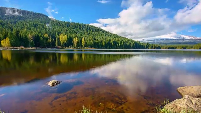 湖和山视频素材