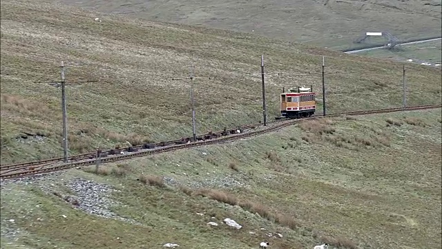 斯奈费尔和山地铁路-鸟瞰图-马恩岛视频素材