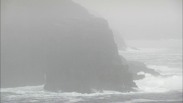 崎岖和岩石海岸克里-鸟瞰图-明斯特，Co Kerry，爱尔兰视频素材