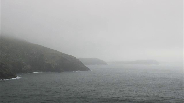 接近Ballinskelligs海湾-鸟瞰图-明斯特，Co Kerry，直升机拍摄，空中视频，电影，建立拍摄，爱尔兰视频素材