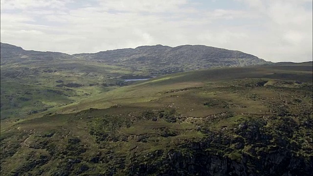 穿越山脉到肯马尔-鸟瞰图-明斯特，Co Kerry，直升机拍摄，空中视频，电影，建立拍摄，爱尔兰视频素材