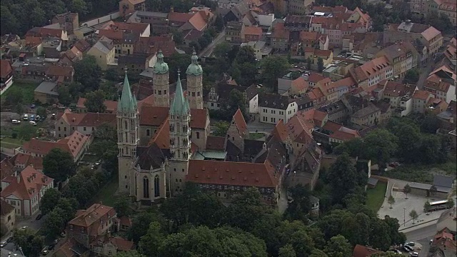 Naumburg Cathdrel -鸟瞰图-萨克森-安哈尔特，Burgenlandkreis直升机拍摄，空中视频，电影，建立拍摄，德国视频素材