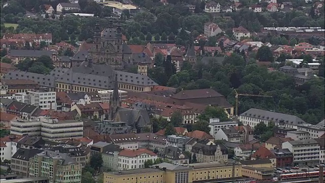 富尔达-鸟瞰图- Hesse, Regierungsbezirk Kassel，直升机拍摄，空中视频，电影，建立拍摄，德国视频素材