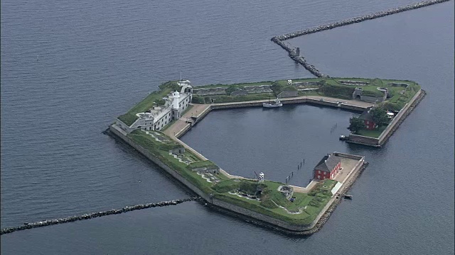 哥本哈根- Trekroner Fort In Harbour -鸟瞰图-首都地区，丹麦视频素材