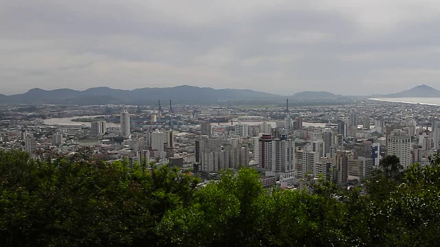 Balneario Camboriu, Santa Catarina:高楼大厦和海滩的城市景观视频素材