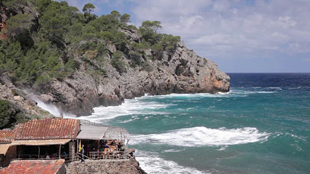 Cala Deia海湾餐厅视频素材