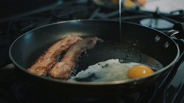 熏肉和鸡蛋视频素材