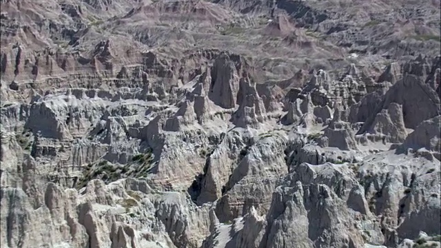 在荒地的尖塔-鸟瞰图-南达科他，杰克逊县，美国视频素材