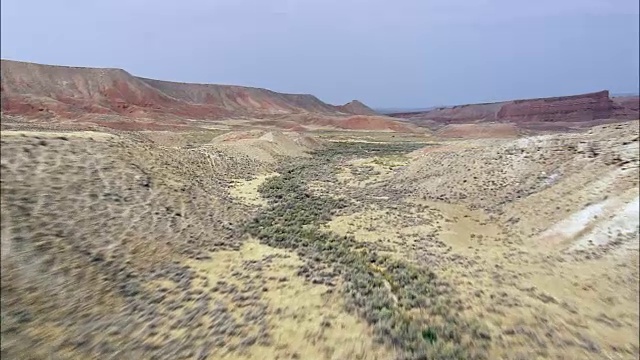 飞行接近贝壳峡谷-鸟瞰图-怀俄明，大角县，美国视频素材