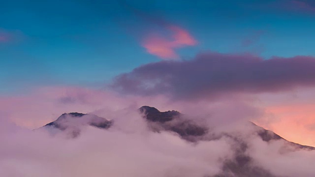 风景秀丽的马西森湖福克斯冰川镇南阿尔卑斯山山谷新西兰视频素材