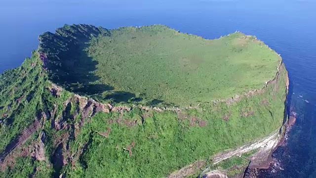 城山一chilbong悬崖景观(联合国教科文组织世界遗产)视频素材