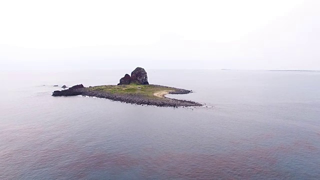 贤真岛鸟瞰图(兄弟岛-以钓鱼闻名)视频素材